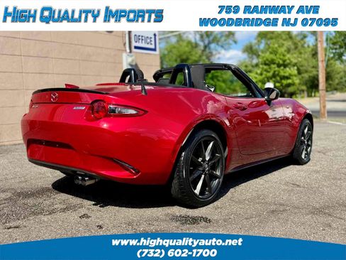 Used 2016 MAZDA MX-5 Miata Club RWD image 4