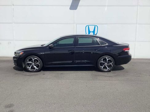 Used 2020 Volkswagen Passat 2.0T R-Line FWD image 2