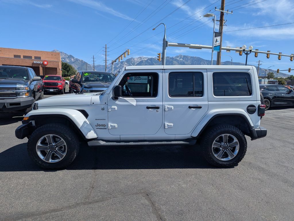 Used 2021 Jeep Wrangler Unlimited Sahara AWD/4WD image 7