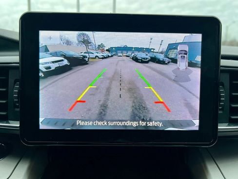 Used 2022 Ford Explorer XLT w/ Equipment Group 202A image 38