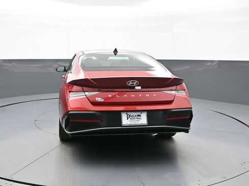 Certified 2025 Hyundai Elantra SEL image 46