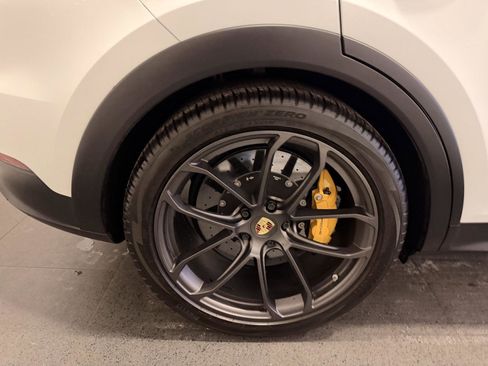 Used 2022 Porsche Cayenne Turbo GT image 11