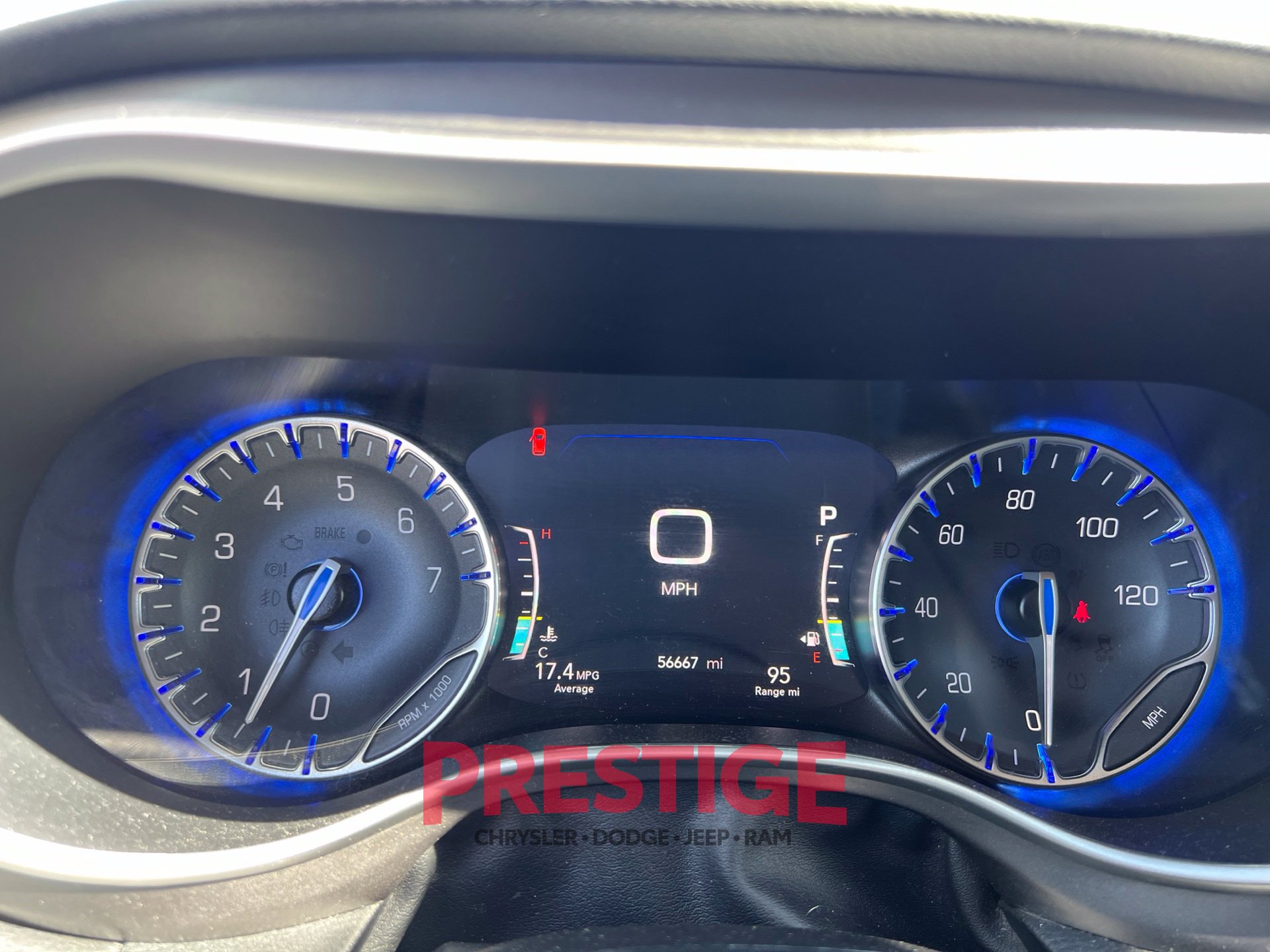 Used 2024 Chrysler Pacifica Touring-L FWD image 32