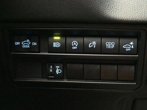 Used 2024 Toyota Tundra Limited AWD/4WD image 22