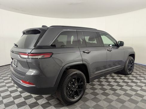 New 2026 Jeep Grand Cherokee Altitude RWD image 5