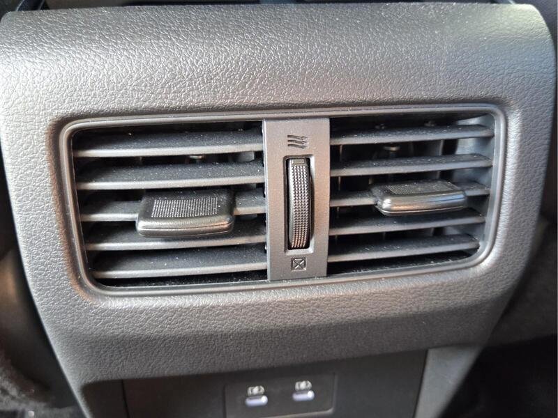 Used 2024 Nissan Rogue SV FWD image 13