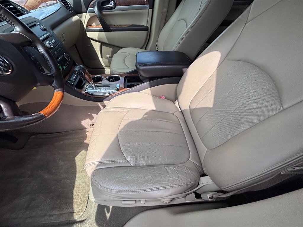 Used 2011 Buick Enclave CXL w/ Trailering Provision Package FWD image 14