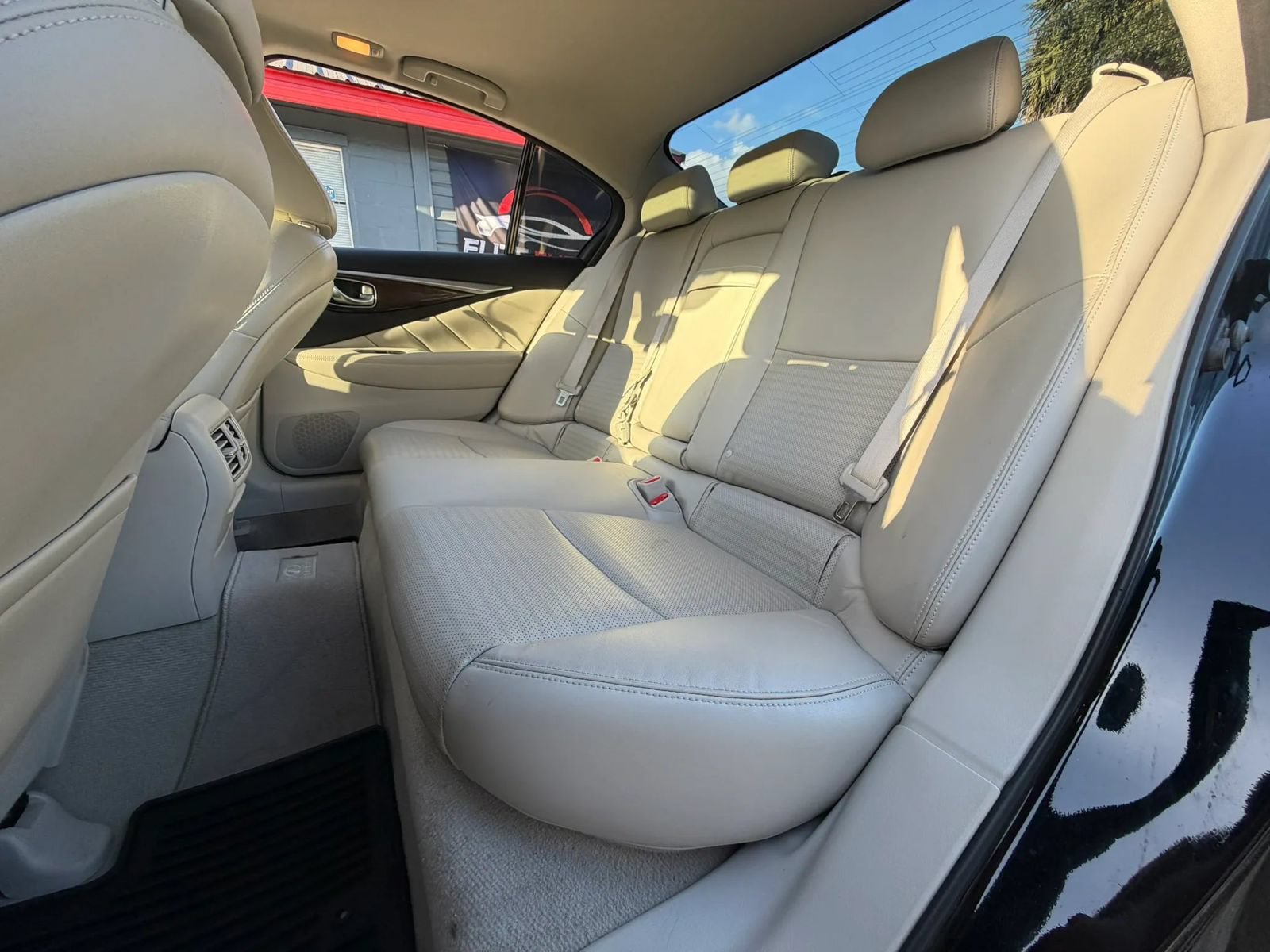 Used 2014 INFINITI Q50 w/ Technology Package RWD image 8