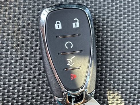 Used 2023 Chevrolet Traverse LT w/ Rear Camera Mirror Package AWD/4WD image 17