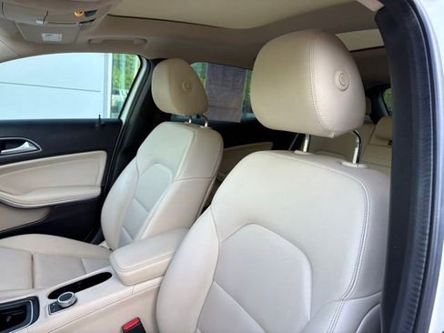 Used 2018 Mercedes-Benz GLA 250 image 12