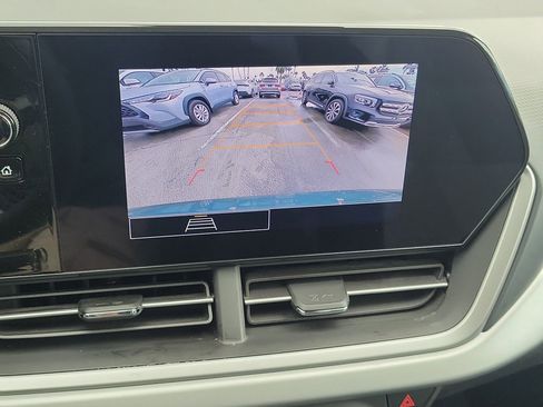Used 2025 Chevrolet Trax LS FWD image 31
