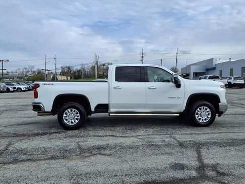 Used 2025 Chevrolet Silverado 3500 LTZ w/ LTZ Convenience Package AWD/4WD image 14