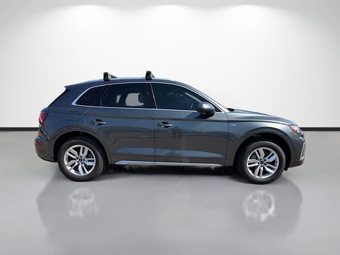 Used 2023 Audi Q5 2.0T Premium w/ Convenience Package image 2
