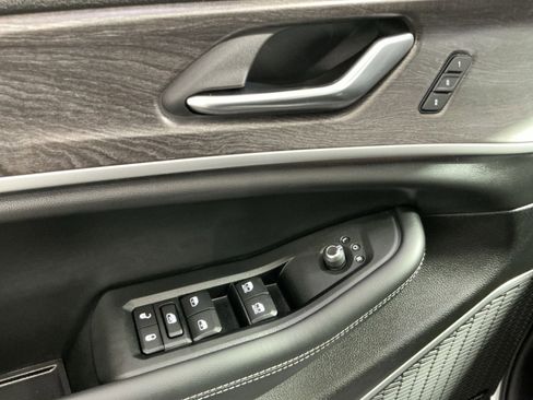 Used 2021 Jeep Grand Cherokee L Limited image 23