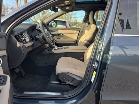 New 2026 Volvo XC90 B5 Core w/ Protection Package Premier AWD/4WD image 4