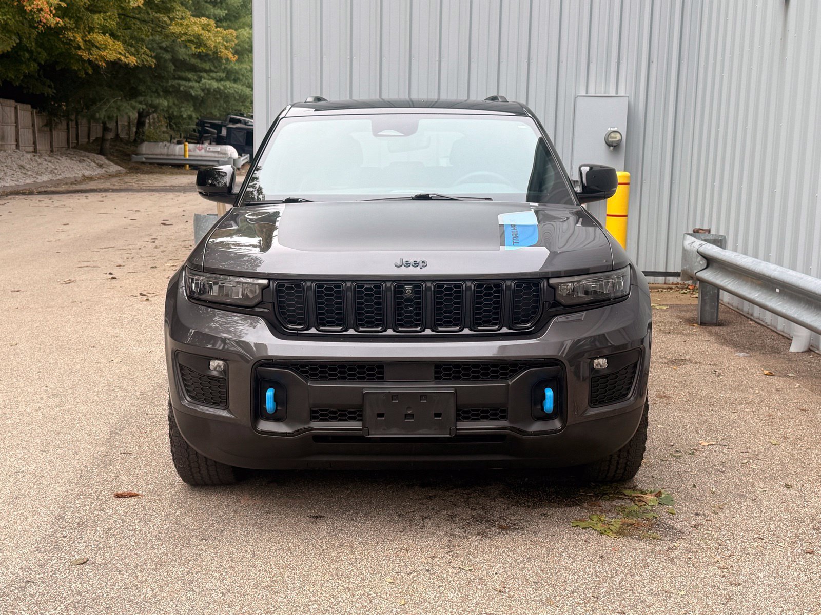 Used 2023 Jeep Grand Cherokee Trailhawk w/ Luxury Tech Group III AWD/4WD image 2