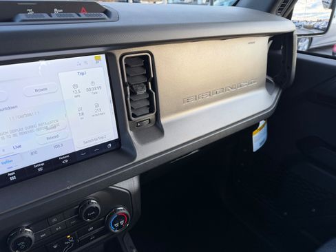 New 2025 Ford Bronco 4-Door AWD/4WD image 23