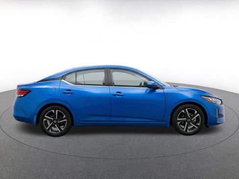 Used 2025 Nissan Sentra SV FWD image 9