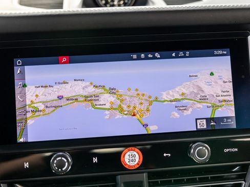 Certified 2025 Porsche Macan image 54