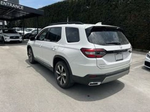 Used 2023 Honda Pilot Elite image 8