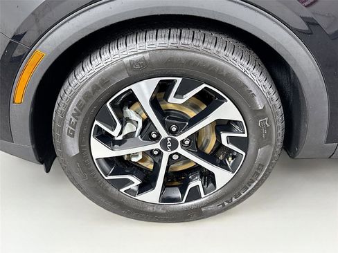 Used 2024 Kia Sportage EX FWD image 43