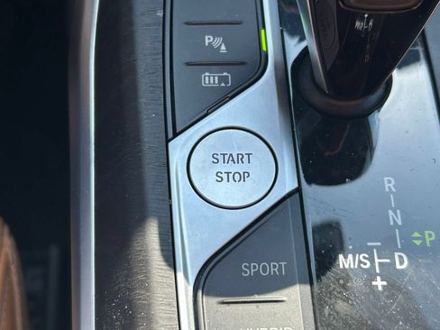 Used 2022 BMW 330e w/ M Sport Package RWD image 29