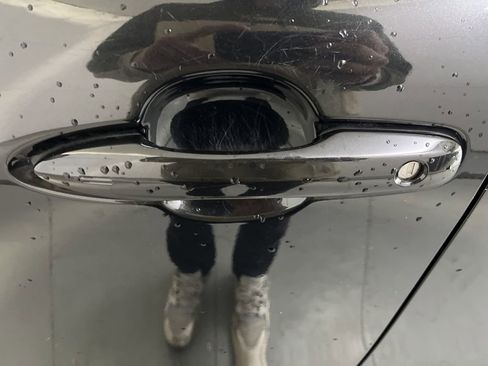 Used 2022 Toyota Venza Limited image 40