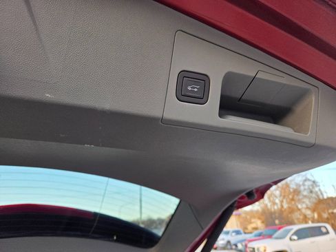 Used 2024 Cadillac XT5 Premium Luxury w/ Technology Package image 16