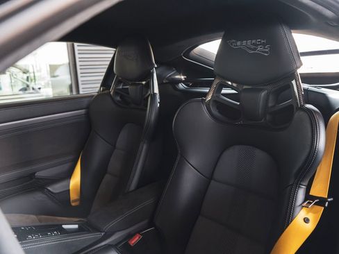 Used 2023 Porsche 718 Cayman GT4 RS image 5