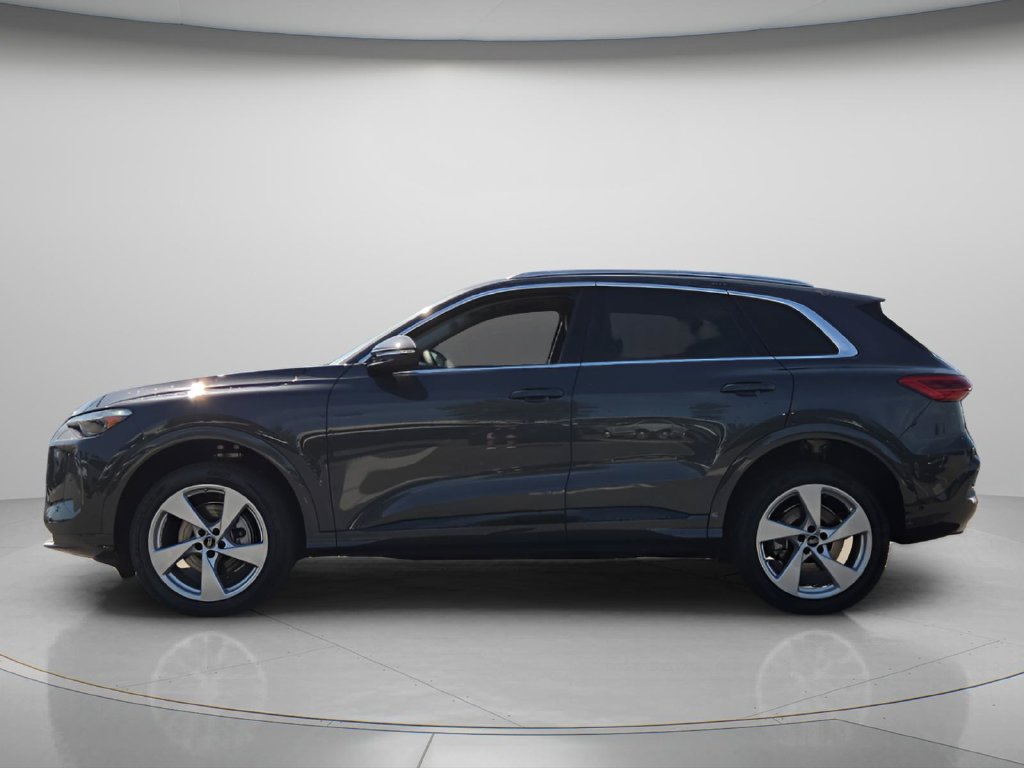 Certified 2026 Audi Q5 Premium Plus AWD/4WD image 2