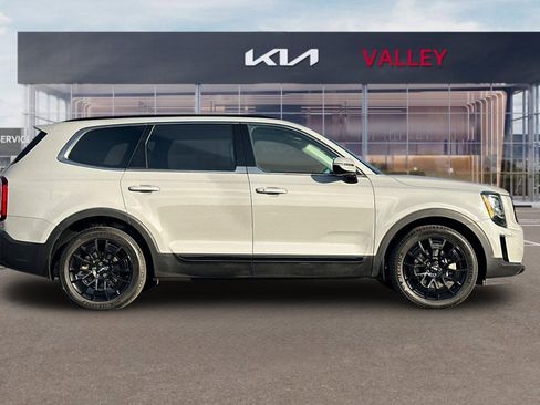 Used 2022 Kia Telluride SX w/ Nightfall Edition Package image 3
