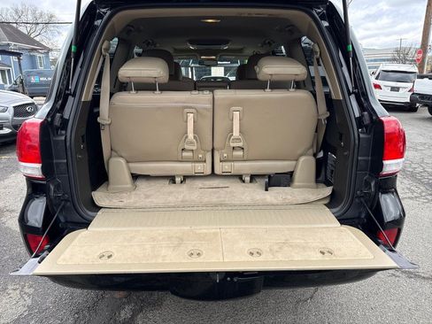 Used 2011 Toyota Land Cruiser w/ Upgrade Pkg AWD/4WD image 30
