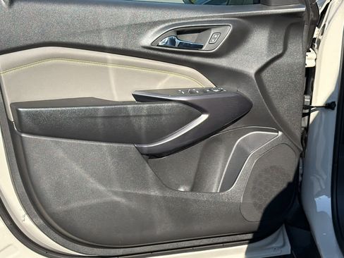 New 2026 Chevrolet Trax ACTIV w/ Sunroof Package FWD image 23
