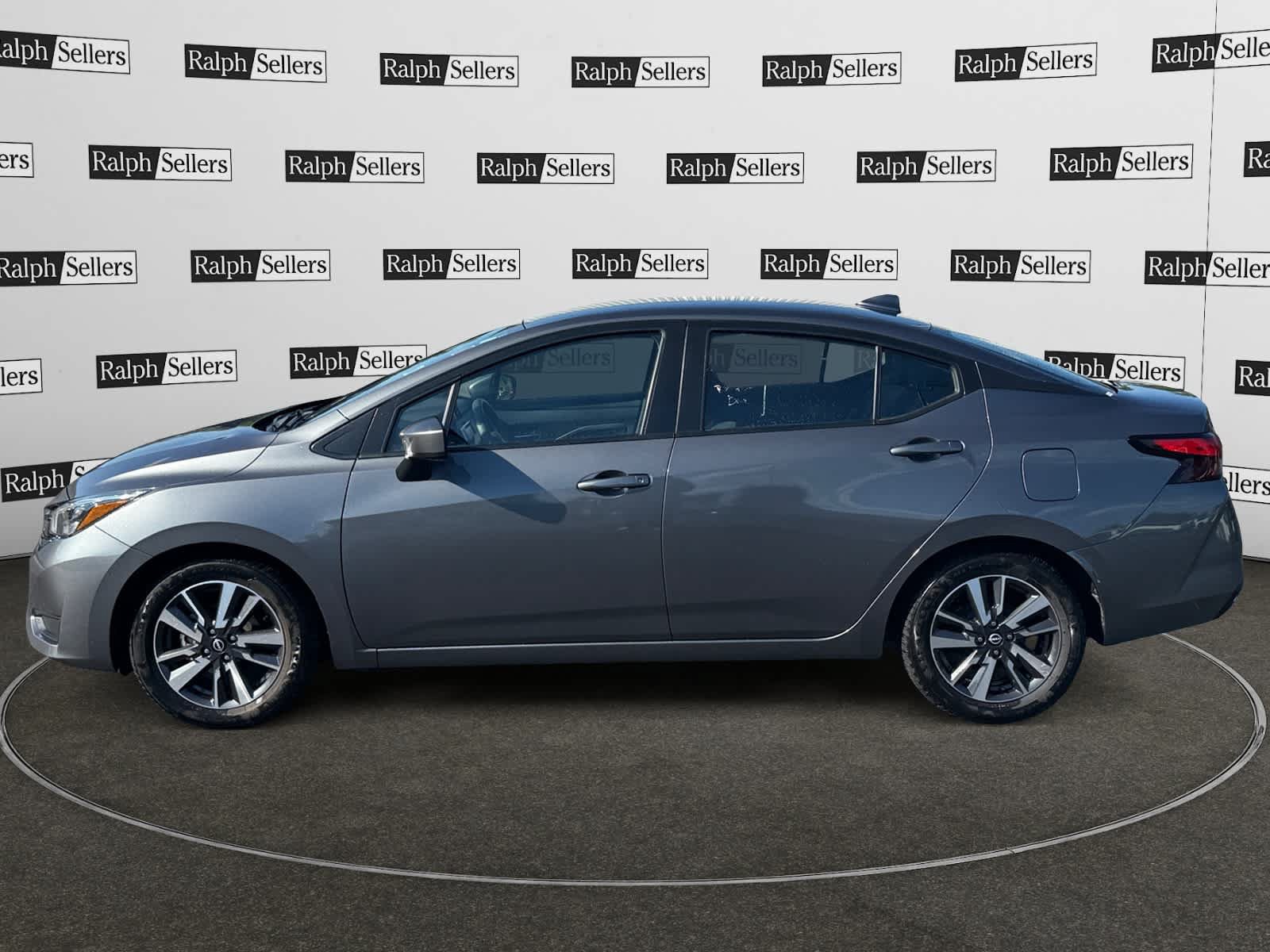 Used 2025 Nissan Versa SV FWD image 3