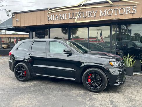 Used 2020 Jeep Grand Cherokee SRT image 2