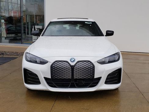 New 2025 BMW i4 xDrive40i w/ M Sport Package image 2