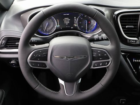 New 2026 Chrysler Pacifica Select image 25