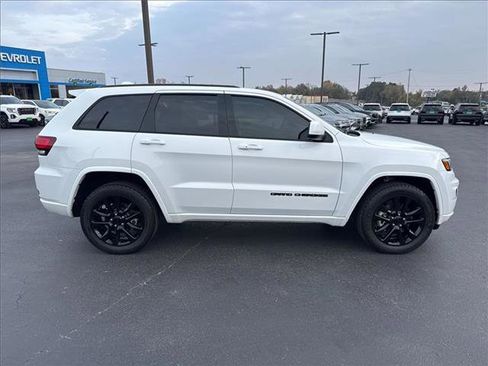 Used 2021 Jeep Grand Cherokee Laredo X image 6