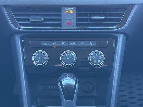 Used 2023 Volkswagen Taos SE image 22