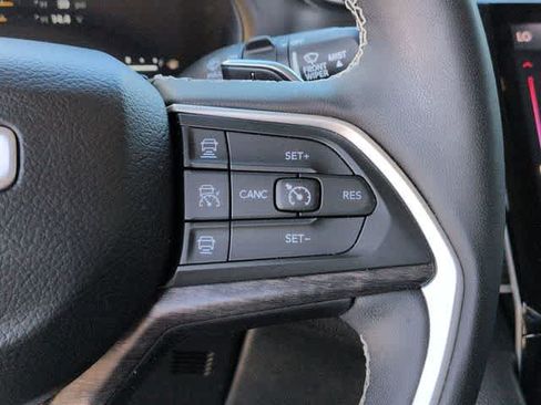Certified 2023 Jeep Grand Cherokee L Limited w/ Luxury Tech Group II AWD/4WD image 24