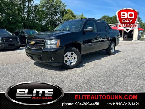 Used 2013 Chevrolet Avalanche LT image 1