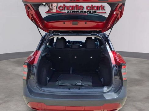 Used 2025 Nissan Kicks SV FWD image 9