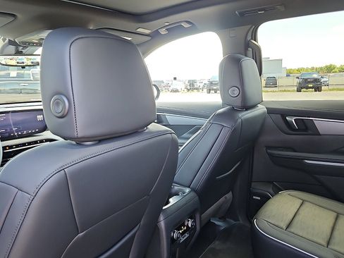 New 2026 Buick Enclave Sport Touring w/ Power Package FWD image 9