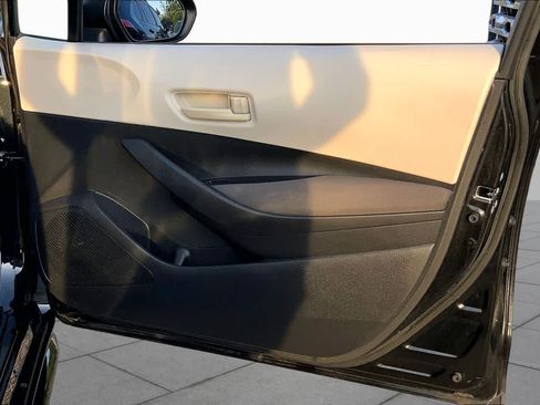 Used 2022 Toyota Corolla LE FWD image 22
