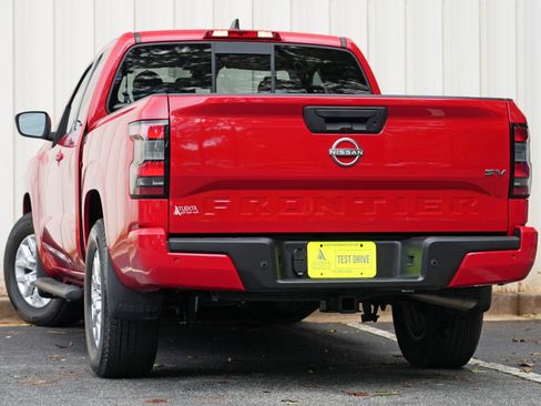 Used 2022 Nissan Frontier SV RWD image 5