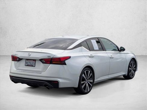 Used 2019 Nissan Altima 2.5 SR w/ SR Premium Package FWD image 5