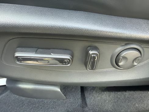 Used 2023 Honda CR-V EX-L image 10