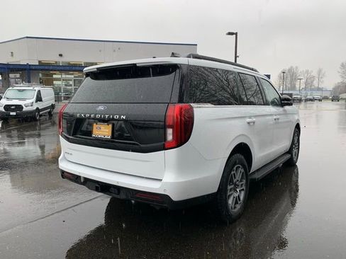 Certified 2025 Ford Expedition Active AWD/4WD image 10