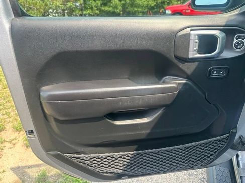 Used 2019 Jeep Wrangler Unlimited Sport S AWD/4WD image 23
