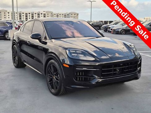 Used 2025 Porsche Cayenne GTS image 7